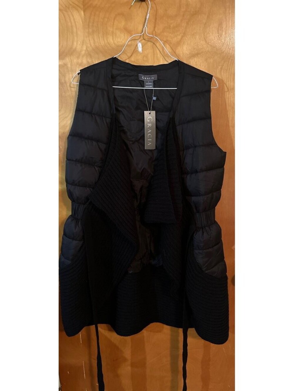 NEW Gracia black puffer vest size small